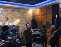 Ex-Sample Masuk Final Festival Band se-Indonesia