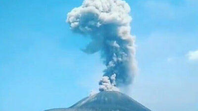 Letusan Gunung Anak Krakatau Bergemuruh Selama 24 Jam