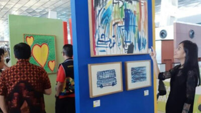 Pameran Lukisan Karya Insan di Bandara Soetta