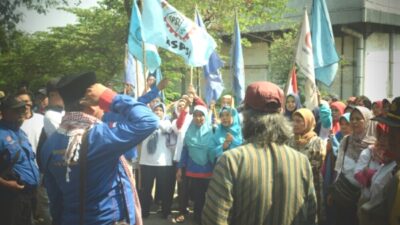 Aksi Buruh Hadang Tugas BPN