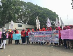 Pabrik Tutup: Hak Karyawan Tidak Terpenuhi, PT Sandrafine Didemo