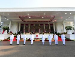 Tim Sabang  Kibarkan Merah Putih di Istana Merdeka