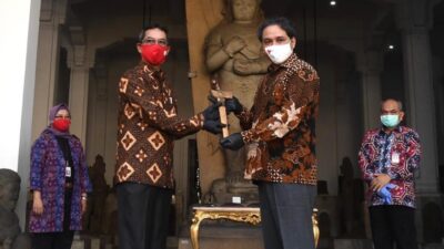 Sekretariat Presiden Serahkan Keris Pusaka ke Museum Nasional Indonesia