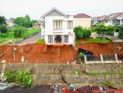 Banjir-Longsor Landa Jagakarsa, 1.200 Orang Mengungsi