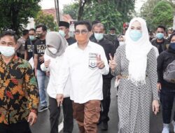 Usai Mencoblos, Cawali Surabaya Machfud Arifin Pantau Sejumlah TPS
