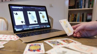 Raja Digulingkan Dari Takhta di Permainan Kartu Netral Gender