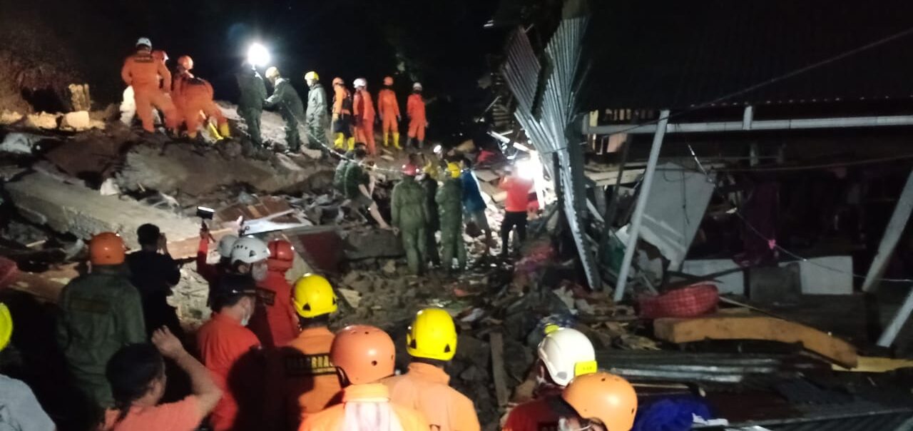 Korban Tanah Longsor dan Banjir di Manado