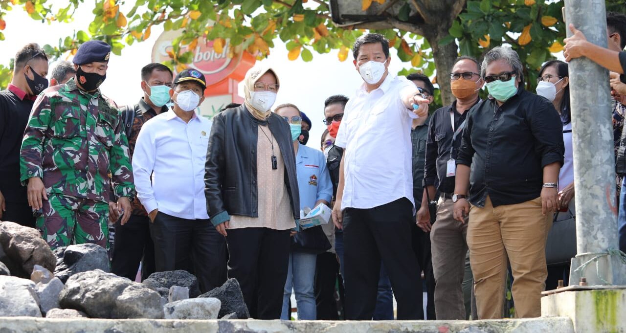 Mensos Bersama Wagub Sulut Datangi Lokasi Bencana