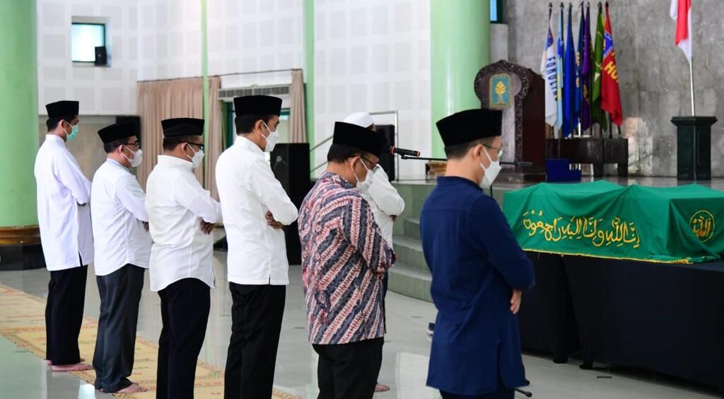 Jokowi Melayat ke Mantan Hakim Agung Mendiang Artidjo Alkostar