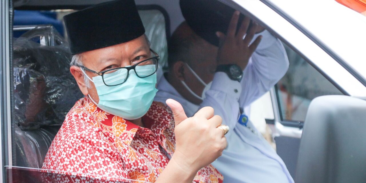 Ananta Wahana Salurkan CSR Ambulance ke DKM Al Mubarok