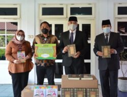 Bupati Zaki Iskandar Terima Bantuan CSR Al-Quran PT. Indah Kiat