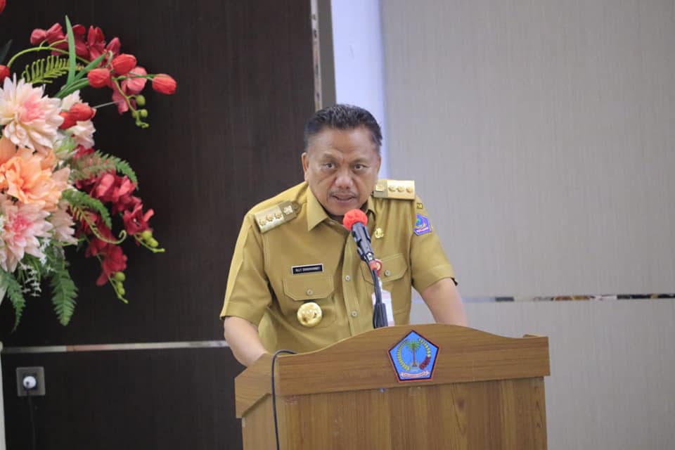 Gubernur sulut rapat