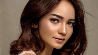 Penyanyi Enzy Storia