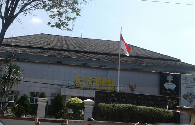 Mafia Tanah Teluknaga