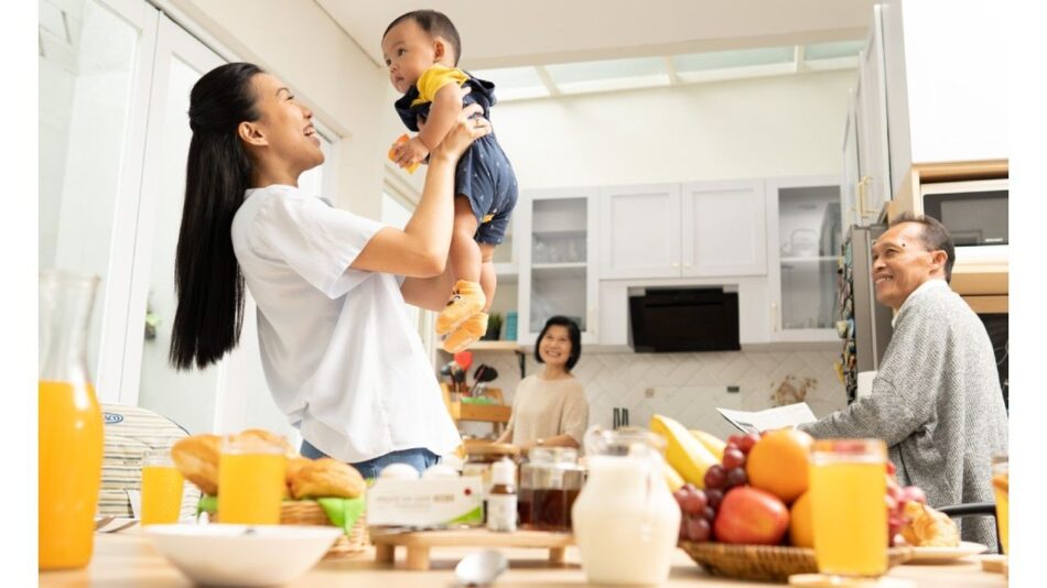 Dokter Esther Kristiningrum