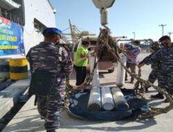 KRI Semarang-594 Produksi 41 Tabung Oksigen di Belitung