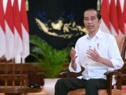 Presiden Jokowi Minta Menkes Turunkan Harga Tes PCR