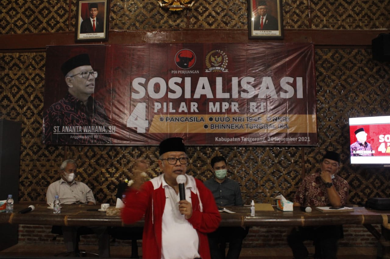 Anggora DPR RI dari Dapil Banten III, Ananta Wahana, menggelar Sosialisasi 4 Pilar MPR RI untuk para pelaku UMKM. Acara tersebut digelar di Padepokan Kebangsaan Karang Tumaritis, Kecamatan Kelapa Dua, Kabupaten Tangerang, Jumat (26/11/2021).