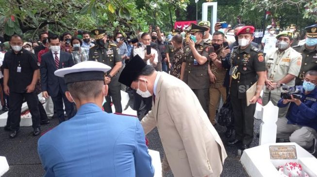 Prabowo ziarah di Taman Makan Pahlawan (TMP) Taruna, Kota Tangerang