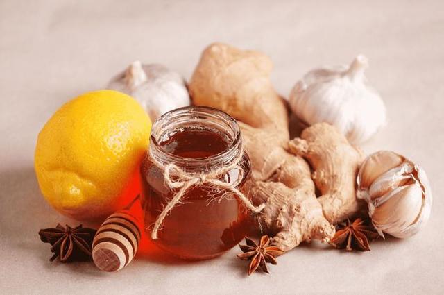 Nyesel Kalau Tidak Coba! Cukup Rutin Minum Campuran Madu, Jahe dan Bawang Putih, Jangan Kaget Bebas Biaya Rumah Sakit Setahun Kedepan