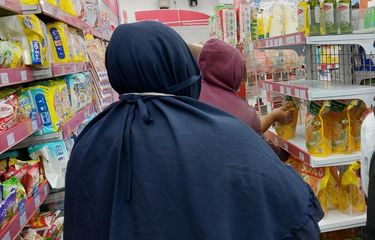 Warga Tangsel Masih Kesulitan Memperoleh Minyak Goreng Murah