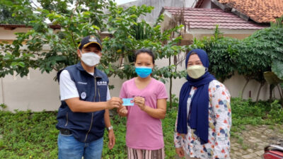 Bupati Tangerang Tebar Kartu Tanda Penduduk Gratis