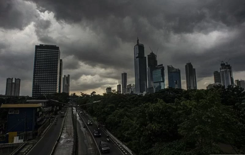 BMKG Ingatkan Masyarakat Waspadai Hujan Disertai Petir di Jakarta