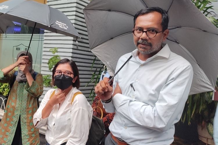 Polisi menetapkan aktivis HAM Haris Azhar dan Fatia Maulidiyanti sebagai tersangka kasus dugaan pencemaran nama baik.