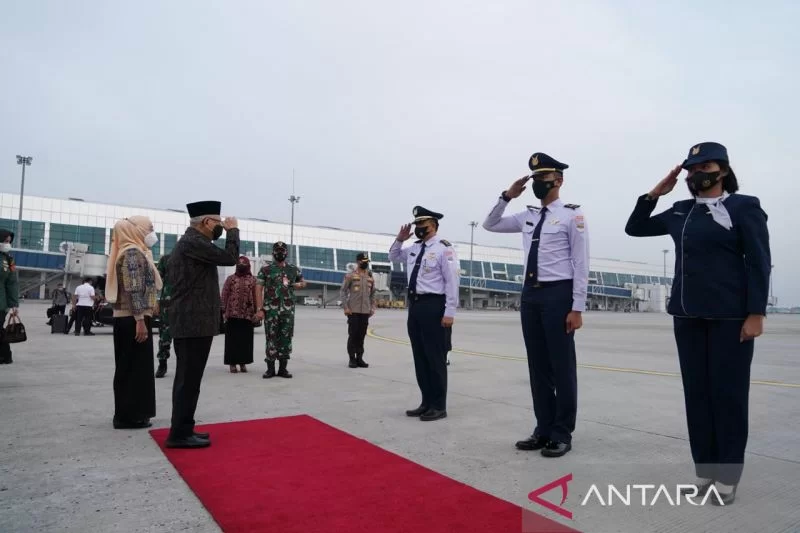 Wakil Presiden Ma'ruf Amin beserta Ibu Wury Ma'ruf Amin melakukan kunjungan kerja selama 2 hari ke Labuan Bajo.