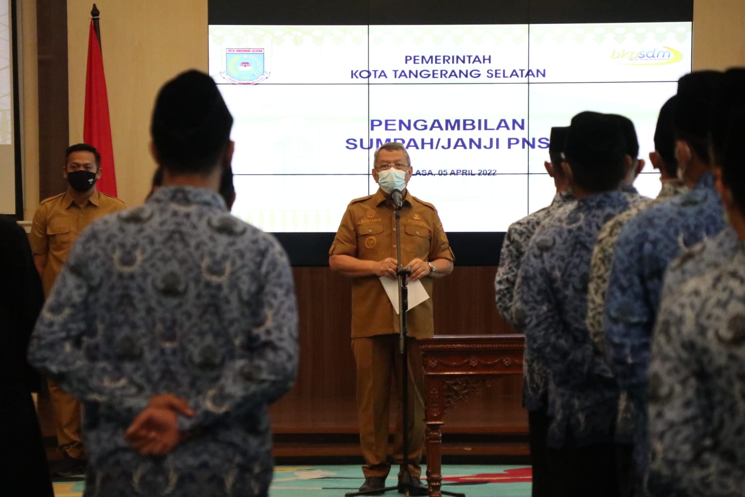 Wali Kota Tangerang Selatan