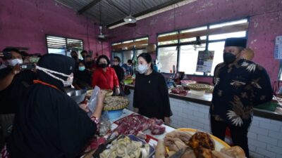 Puan Maharani Borong Bakso Saat Cek Harga Pangan di Jawa Tengah