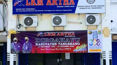Kantor Pusat PT LKM Artha Kerta Raharja di Cikupa, Kabupaten Tangerang, Banten.