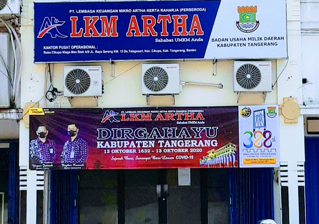 Kantor Pusat PT LKM Artha Kerta Raharja di Cikupa, Kabupaten Tangerang, Banten.