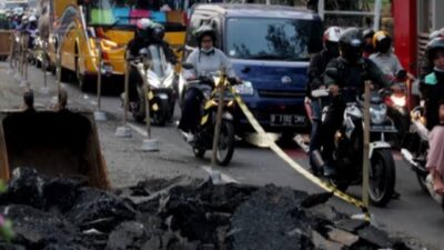 Ilustrasi perbaikan jalan di Kabupaten Tangerang timbulkan kemacetan panjang