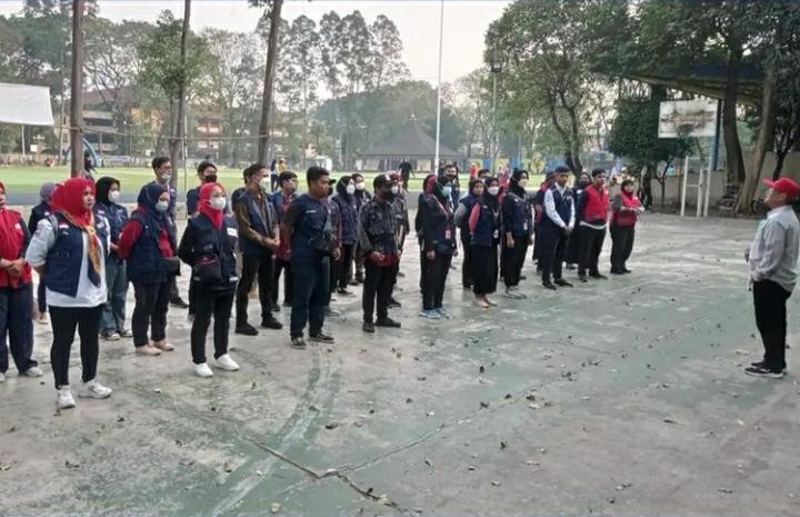 PMI Kota Tangerang saat akan berangkat Pelatihan Manajemen Tanggap Darurat Bencana di PMI Provinsi Banten