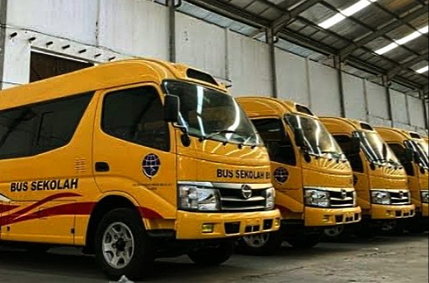 Ilistrasi bus sekolah