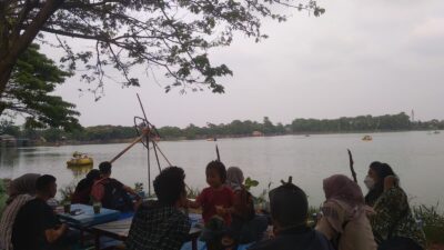 Danau Tomang Situbulakan di Kelurahan Periuk Kecamatan Periuk Kota Tangerang Banten banyak didatangi wisatawan