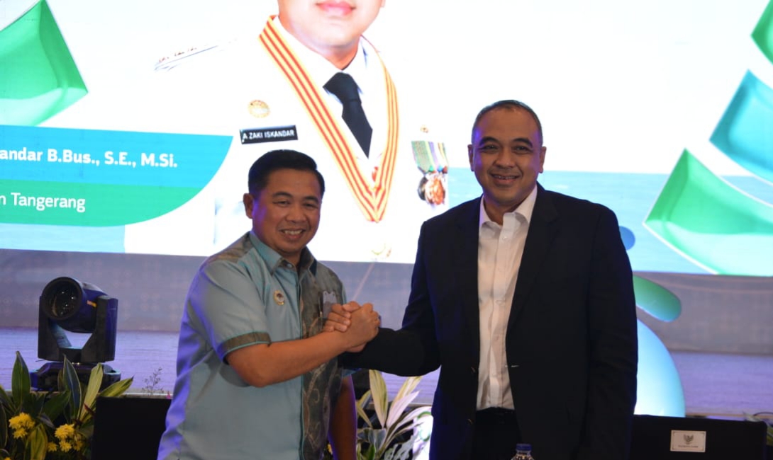 Bupati Tangerang Ahmed Zaki Iskandar