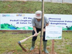 Hari Pelanggan Nasional, Hutama Karya Tanam Pohon Hingga Apresiasi Penggunaan Jalan