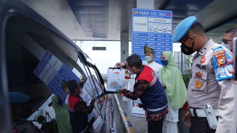 Hari Pelanggan Nasional, Hutama Karya Tanam Pohon Hingga Apresiasi Penggunaan Jalan