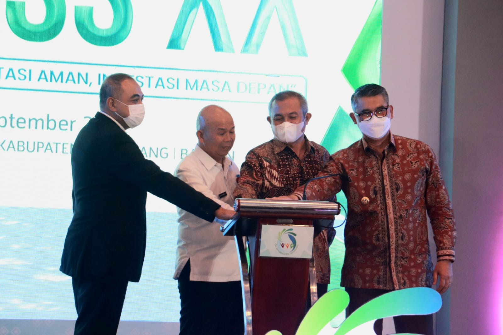 Bupati Tangerang Ahmed Zaki Iskandar saat menjadi tuan rumah City Sanitation Summit ke 20 di Ballroom Nusantara Indonesia Convention Exhibition BSD Kecamatan Pagedangan Kabupaten Tangerang Banten