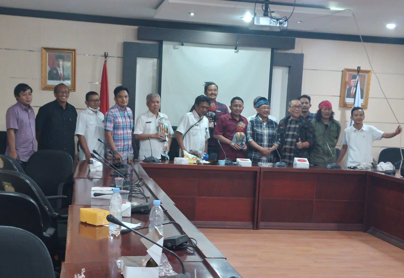 Sejumlah aktivis yang menamakan dirinya Tim 11 melakukan hearing dengan DPRD Kota Tangerang terkait pentingnya Perda Kebudayaan