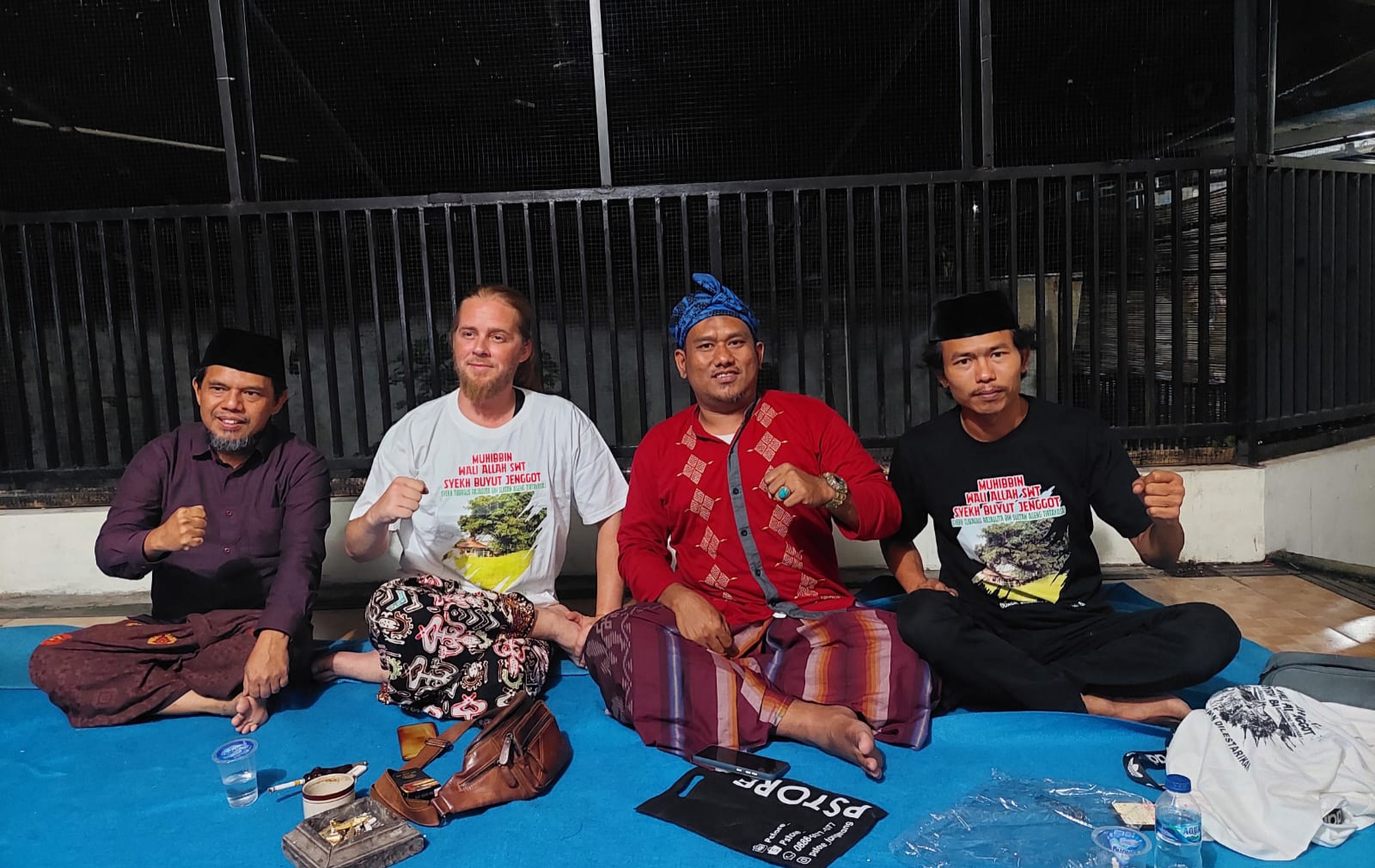 Tim 9 ODCB Buyut Jenggot bersama musisi Debu Mustofa