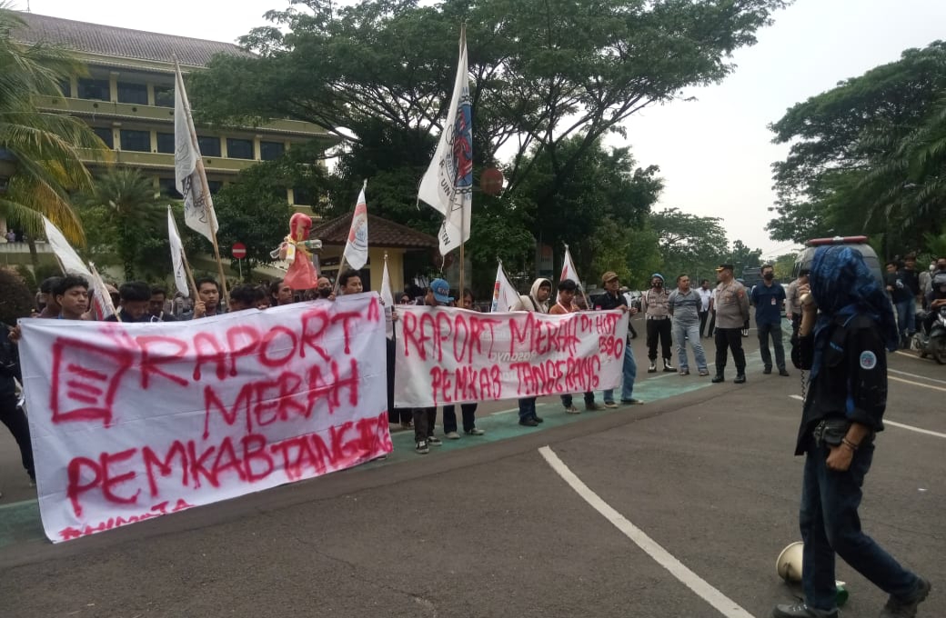 Demo mahasiswa di HUT Kabupaten Tangerang ke 390 tahun