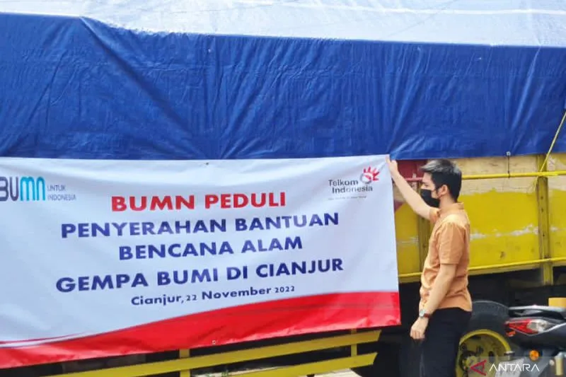 Telkom salurkan paket sembako untuk korban gempa di Cianjur