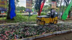 Ribuan botol Miras hasil sitaan Satpol PP dimusnahkan pada HUT Kota Tangsel ke 14