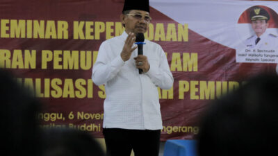Wakil Wali Kota Tangerang H Sachrudin saat menjadi Keynote Speaker pada acara Seminar Kebangsaan dalam rangka memperingati Hari Sumpah Pemudah ke-94 di Kota Tangerang, Bante.