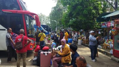 Jelang Nataru jumlah penumpang di Terminal Poris Plawat Kota Tangerang Banten meningkat