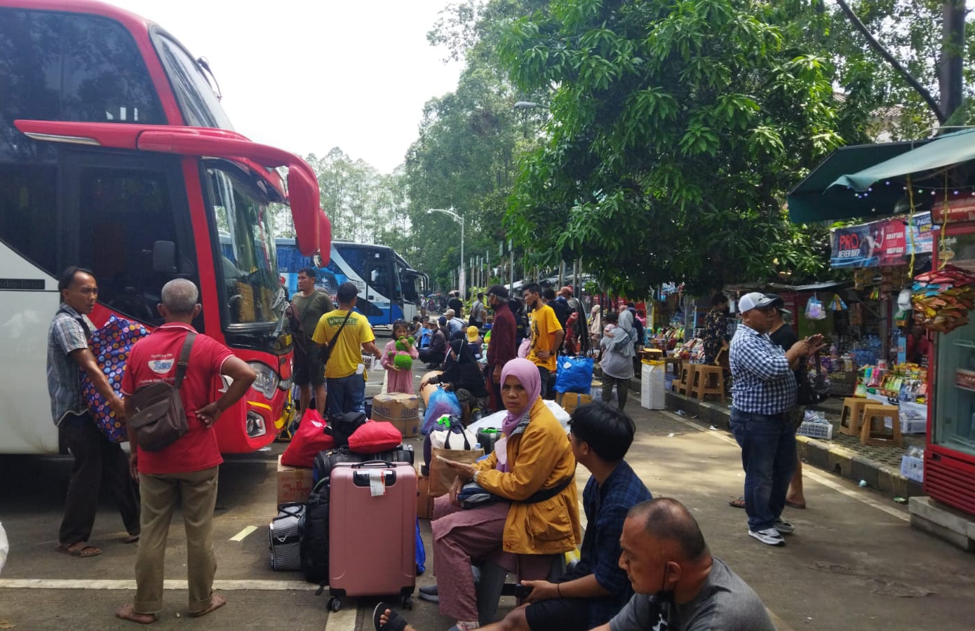 Jelang Nataru jumlah penumpang di Terminal Poris Plawat Kota Tangerang Banten meningkat