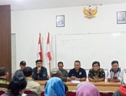 Koordinir PKL di Bahu Jalan, Ketua RW 09 Kutabumi Pasarkemis Diprotes Pemilik Ruko